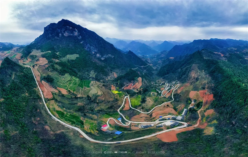 ▲青泥岭附近的乡村道路