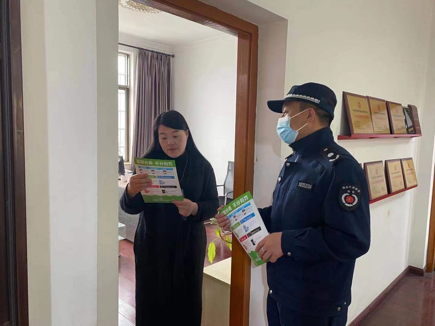 整治329国道沿线环境 助力城镇颜值提升