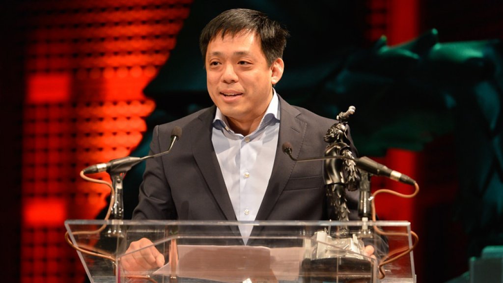 Reddit前CEO黄易山