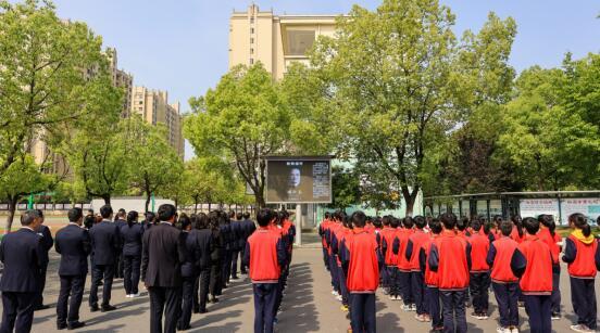 江西瑞昌市多所学校师生缅怀潘际銮院士