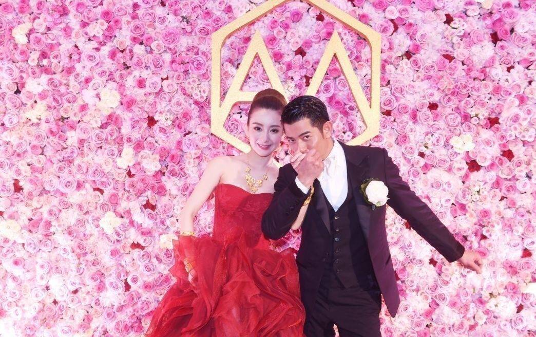 方媛晒婚纱照庆结婚五周年,获郭富城甜蜜表白,互动甜蜜似新婚__凤凰网