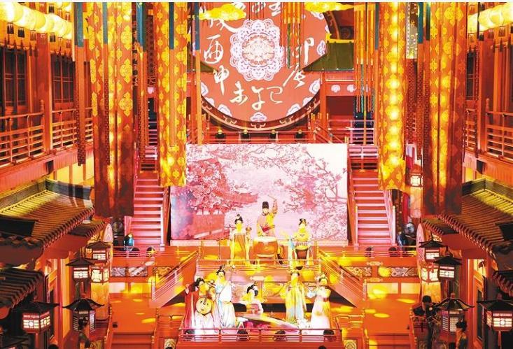 长安十二时辰品牌发布会上精彩的《大唐梵音》合奏。 （首席记者 李明 摄）