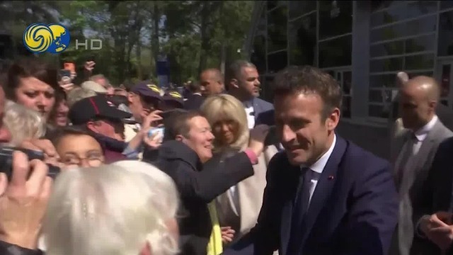 马克龙、勒庞到投票站投票 一展亲民作风