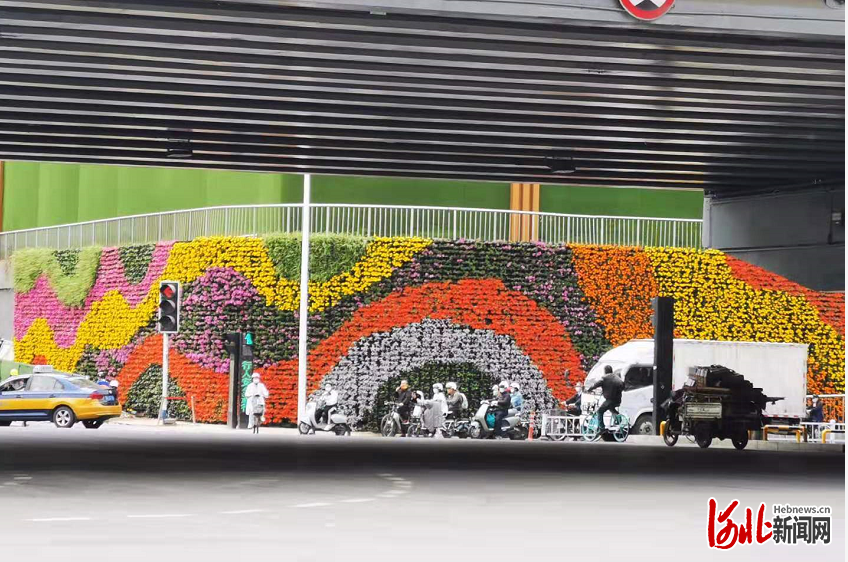 位于石家庄市维明南大街与槐安西路西南角的艺术华桥。