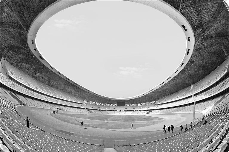 总座位达60000座的玫瑰体育场 奔流新闻&middot;兰州晨报记者 裴强 摄