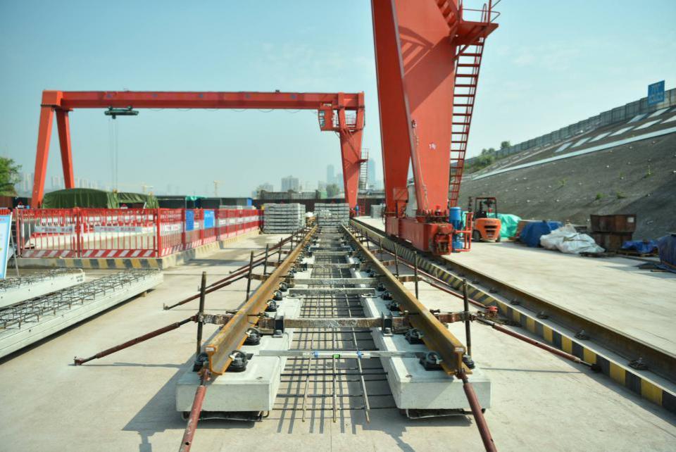 重庆轨道交通轻型预制整体道床通过专家评审__凤凰网