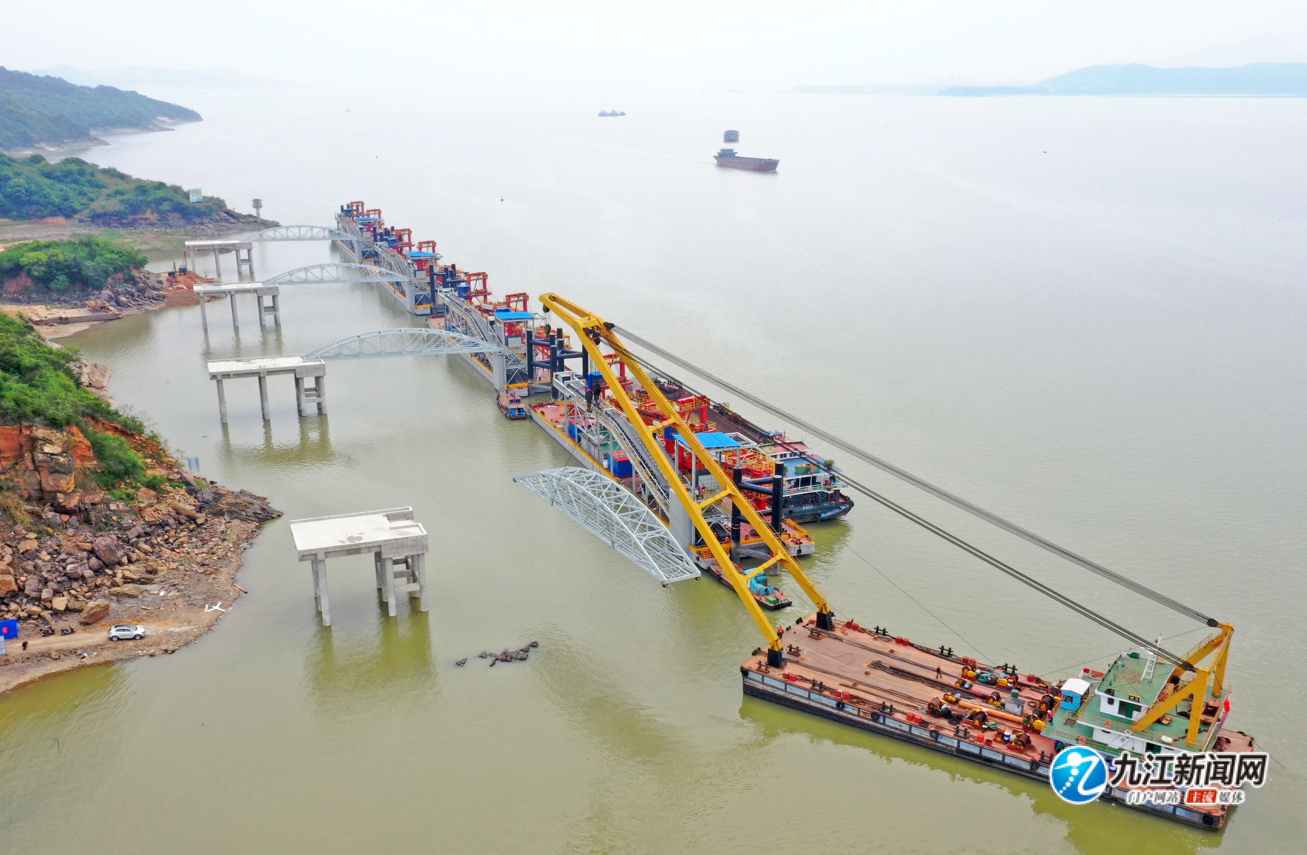 九江都昌宏升货运码头钢引桥全部吊装完成图