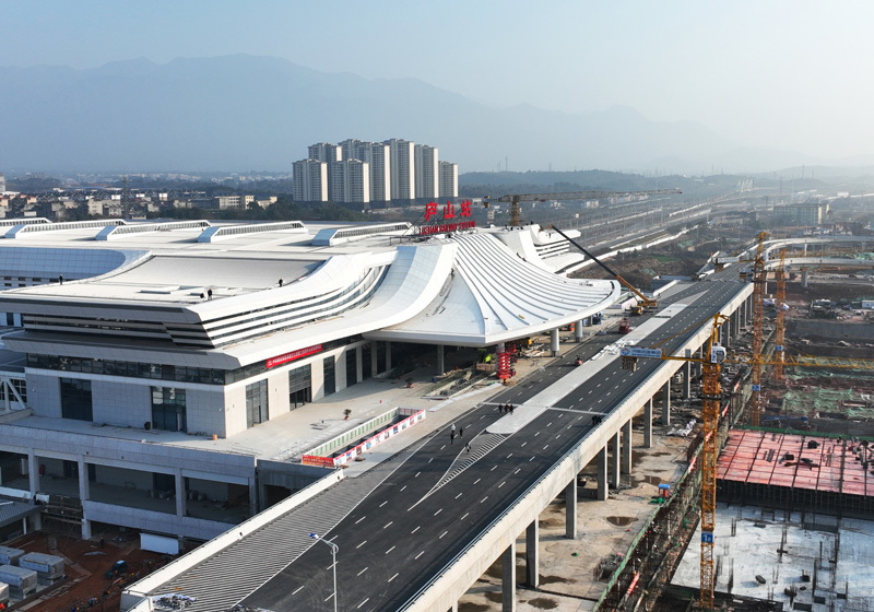安九高铁最大站房庐山站西站房全新亮相