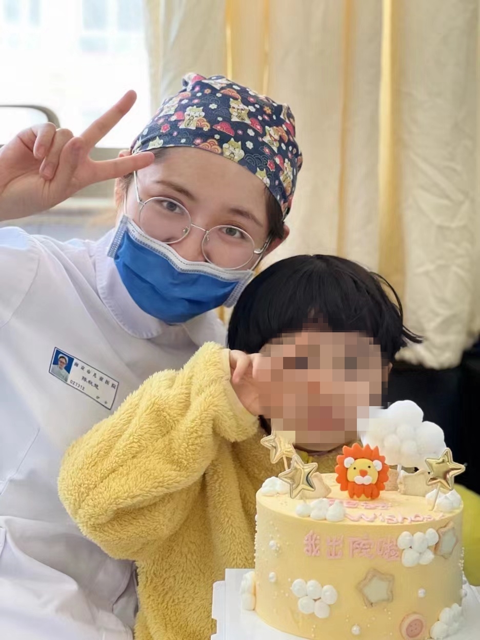 女孩免疫功能紊乱连续发热半个多月,他们从海南来南京求医