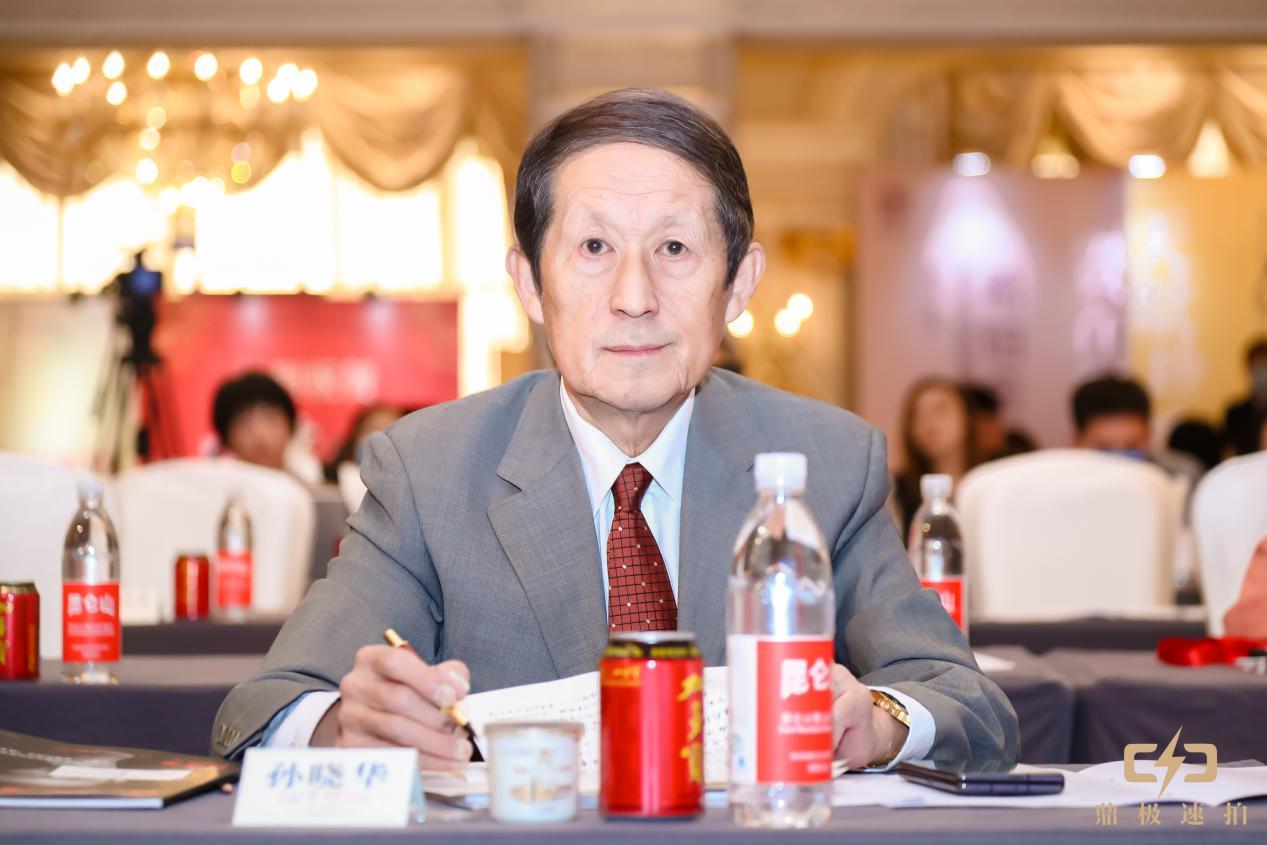 孙晓华