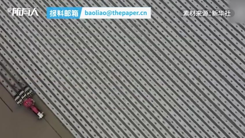 航拍新疆棉田，无人驾驶智能播种机成利器