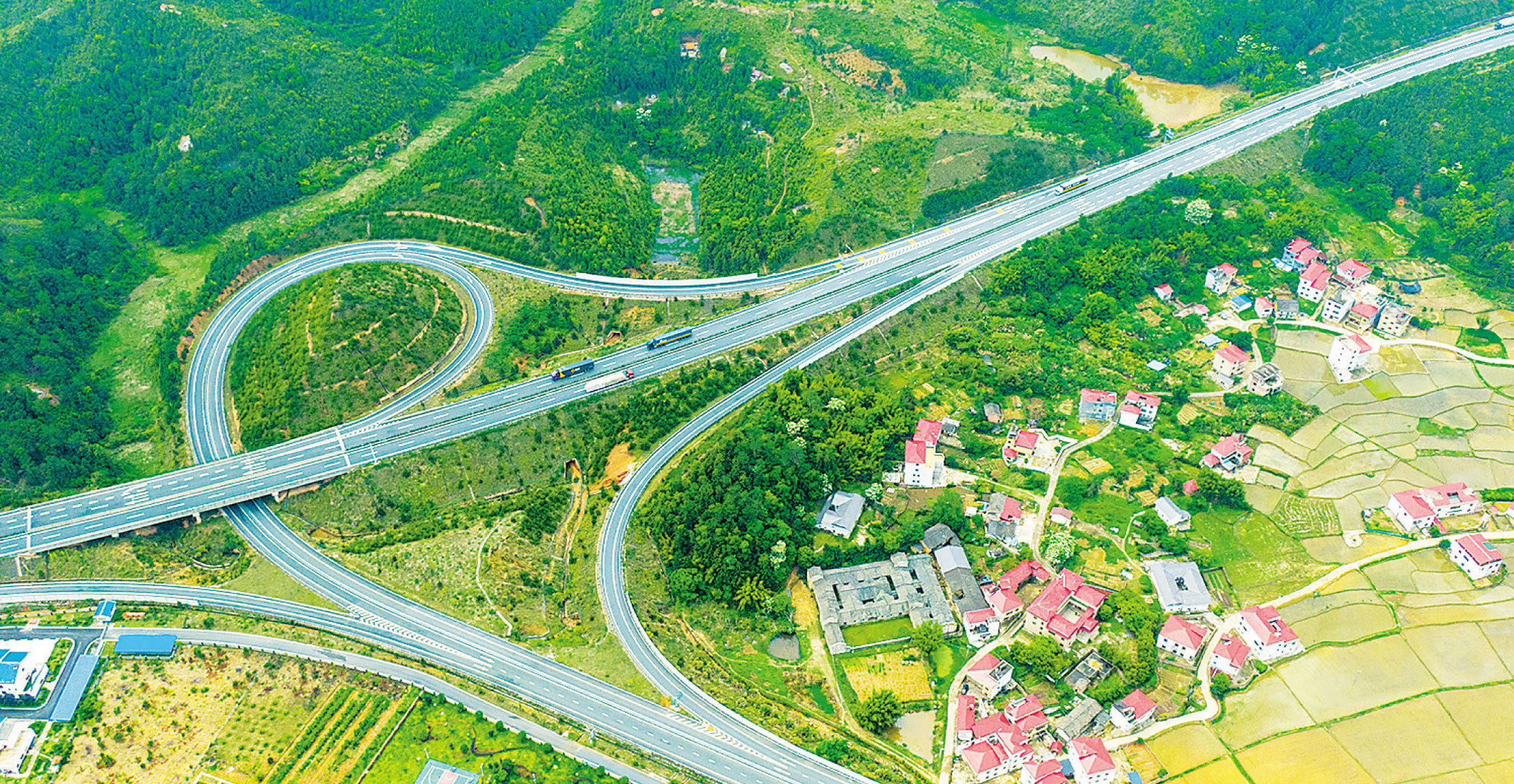 定南：立体交通助力高质量发展（图）