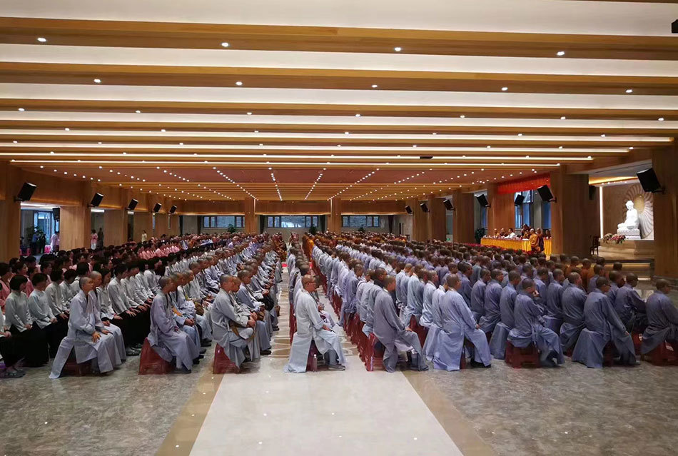 福建佛学院全体师生和南山广化寺僧众于广化寺法缘堂参加学习活动