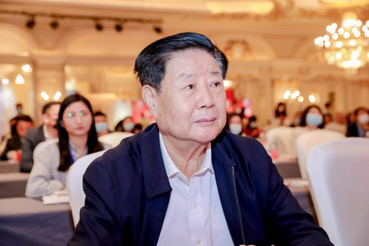 李子彬