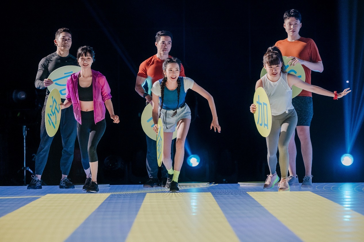 主唱田原登台,在xr场景中"穿梭城市跑道",带来改编代表作《a wishful