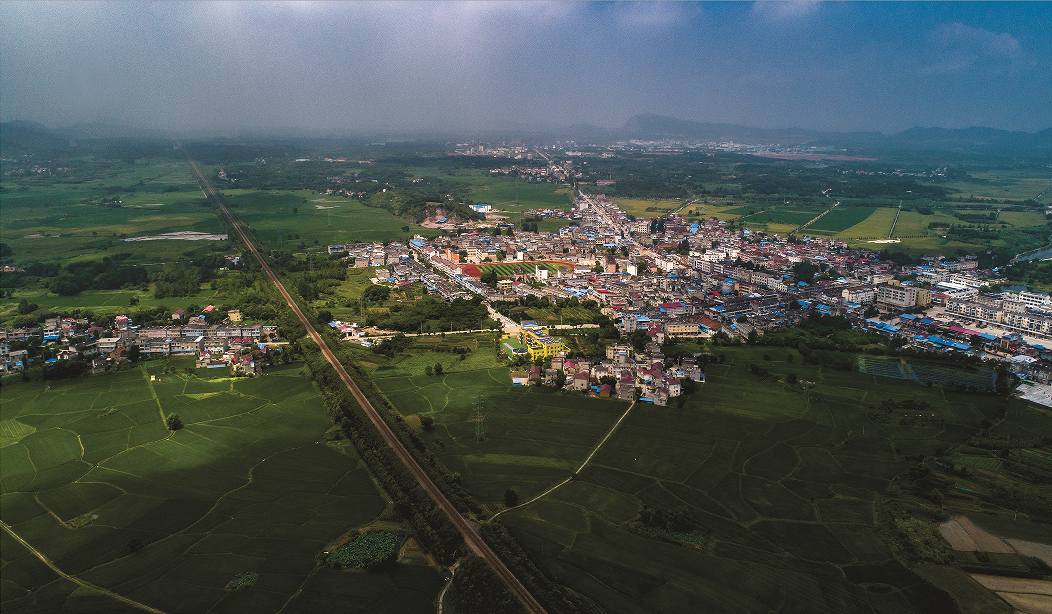 安徽东至县香隅镇借机生蛋提升环境综合治整治内涵