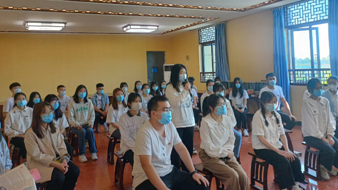 江西师大科技学院举办好书共读分享会