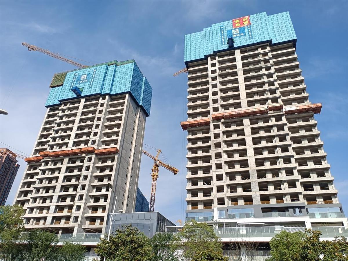 中建东湖之星首批住宅楼主体结构封顶