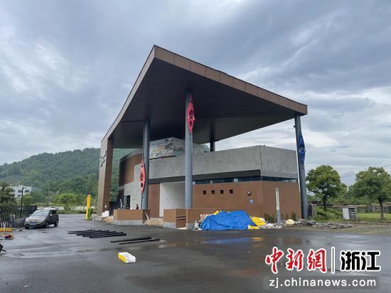 建设中的龙观乡生物多样性友好体验馆。 李园 摄