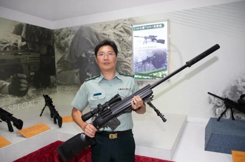 軍備局205廠自製7.62公厘半自動T93輕型狙擊槍。圖／取自國防部青年日報