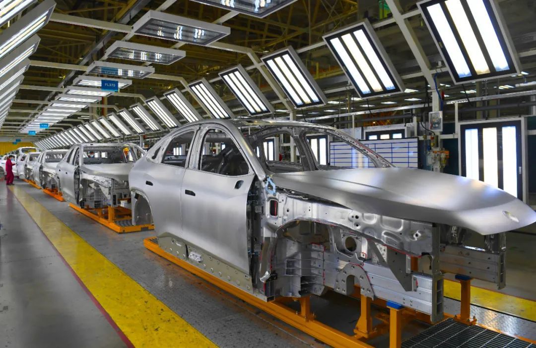 蔚来汽车生产线.全媒体记者 苏玲 摄