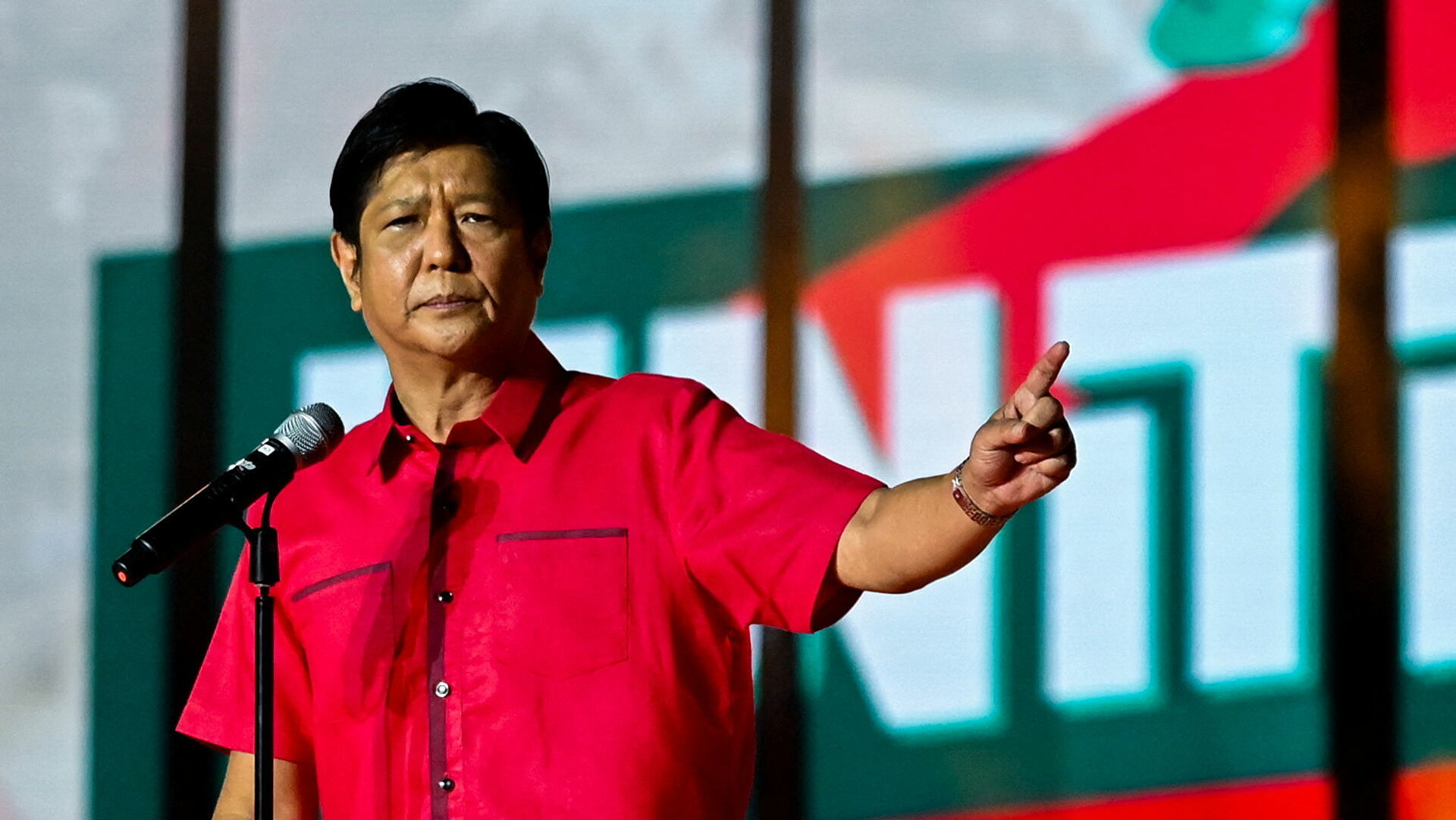 菲律宾大选下周投票 小马科斯民调领先