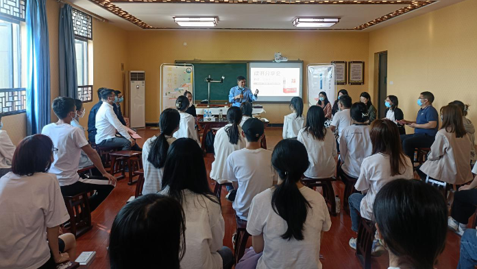 江西师大科技学院举办好书共读分享会