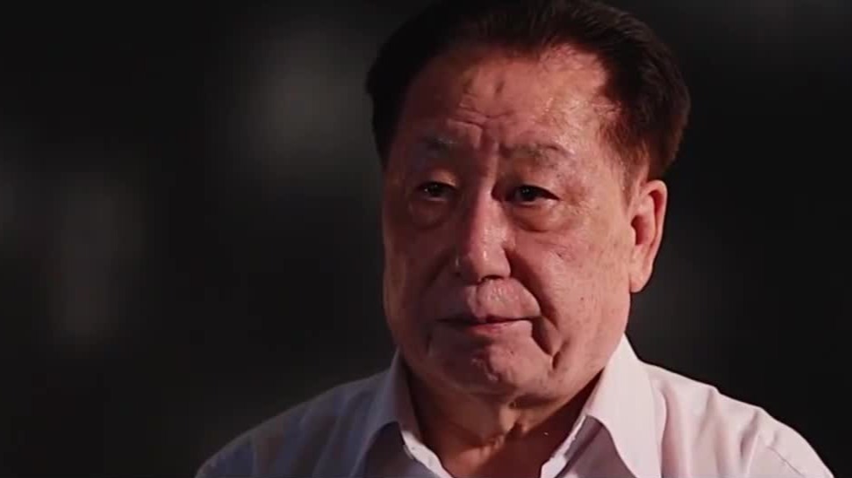 1963年美国总统肯尼迪访问西德，始终陪伴在侧的阿登纳被封为“冷战骑士”