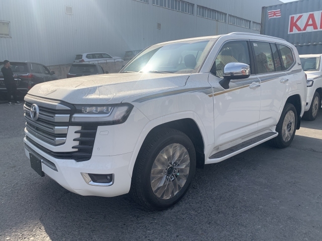 99万起港口提2022款丰田陆巡lc300现车