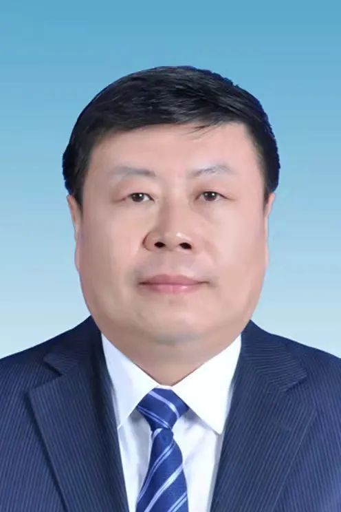 历任胶州市委组织员;胶州市胶东镇党委副书记,镇长;胶州市胶东街道党