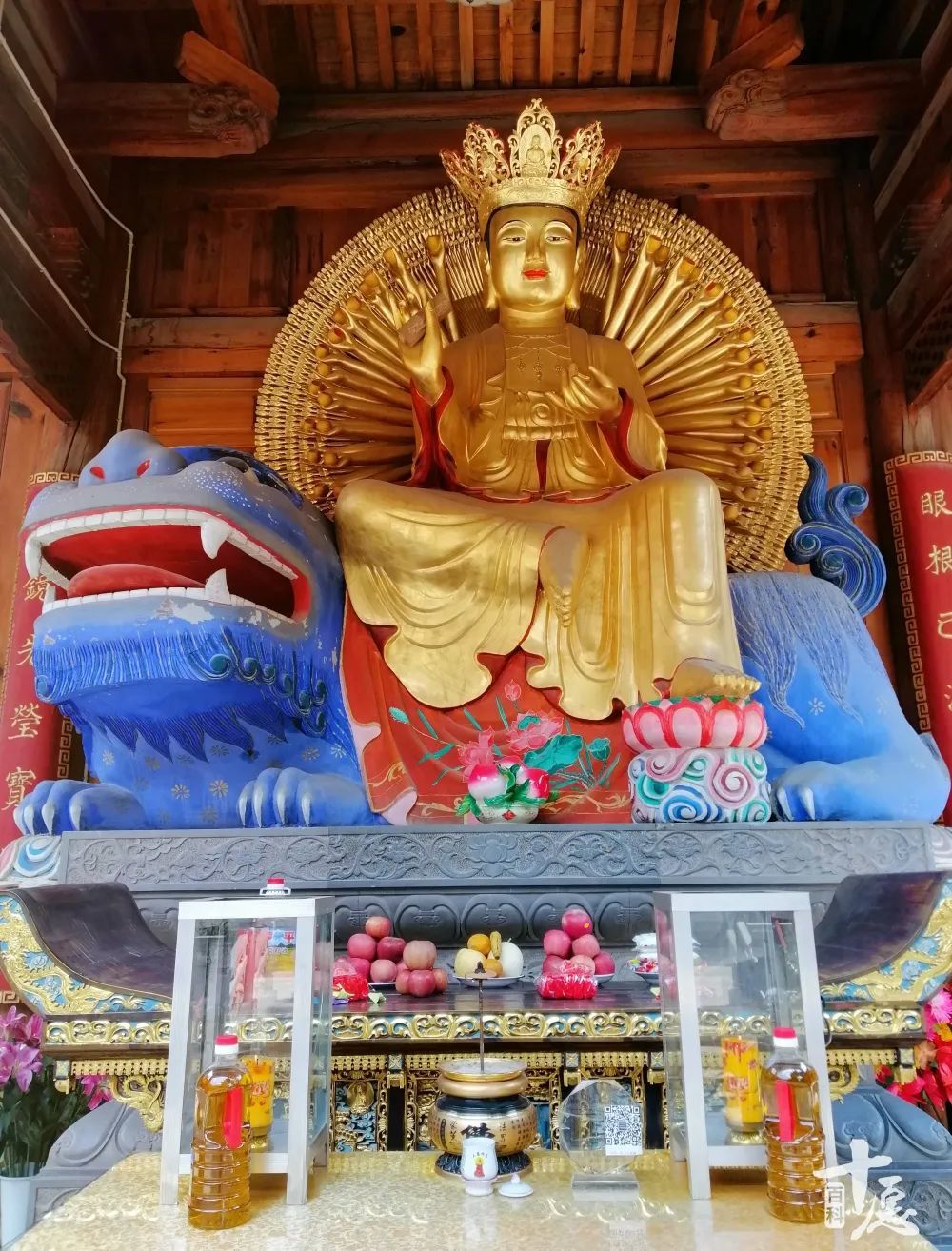 云南昆明官渡区六甲宝华寺文殊菩萨圣像(图片来源:十愿百科 摄影:李