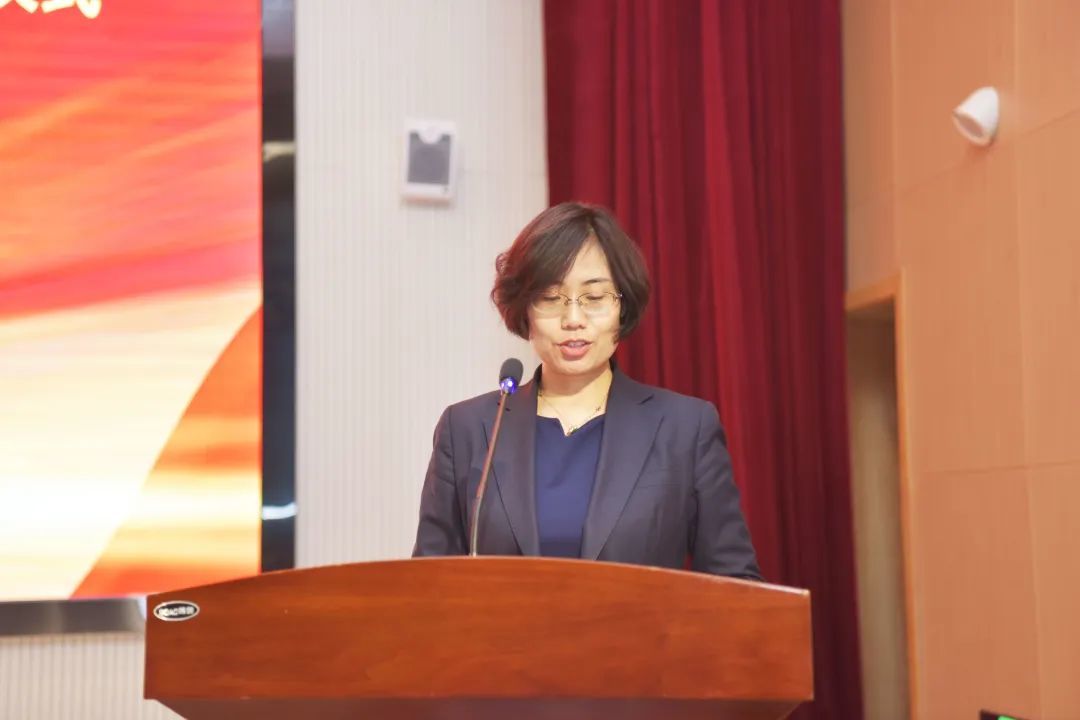 客座教授、产业教授代表青港国际邱亚琼发言