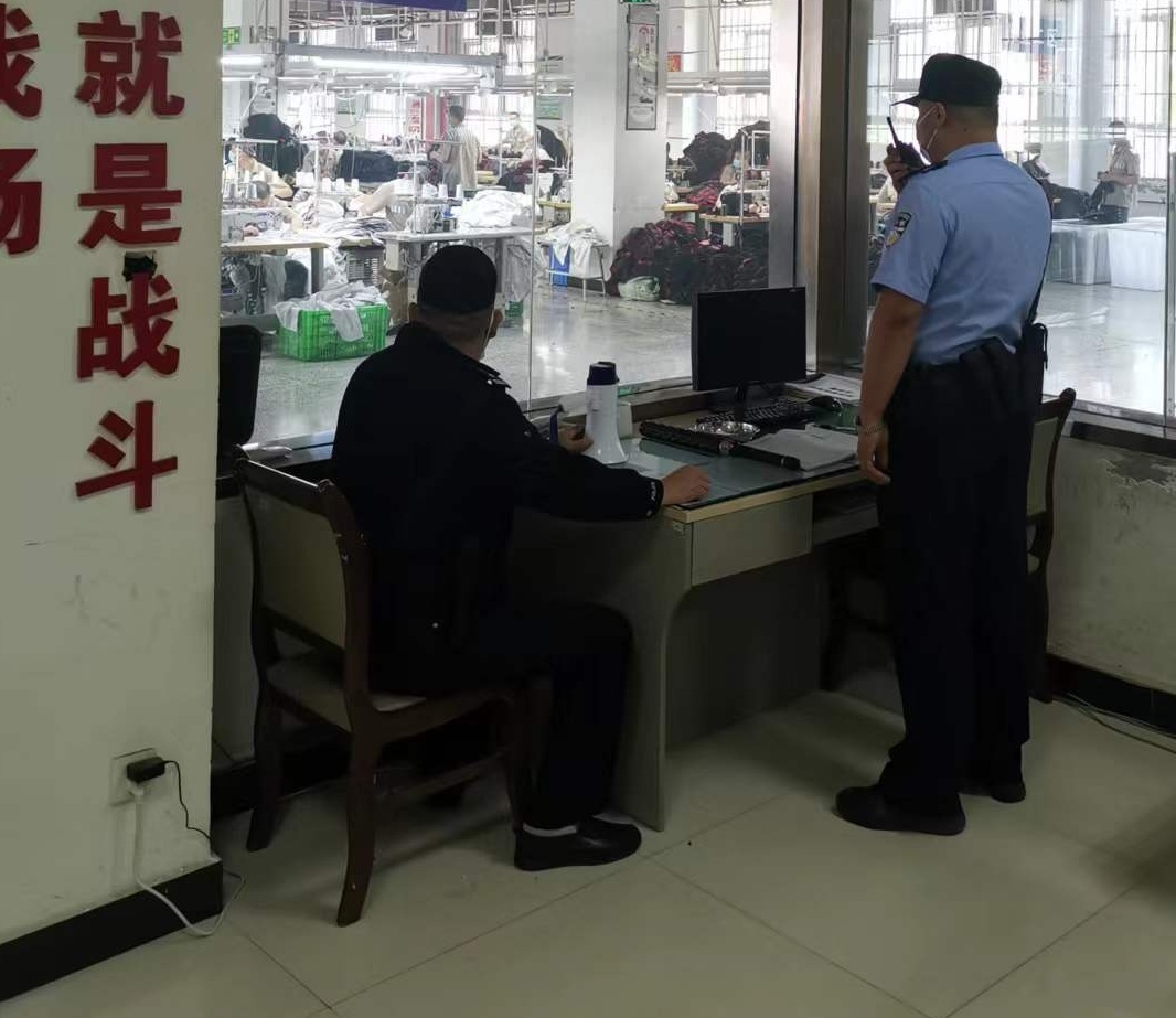 总值班长在接到报告后,第一时间启动了应急预案.