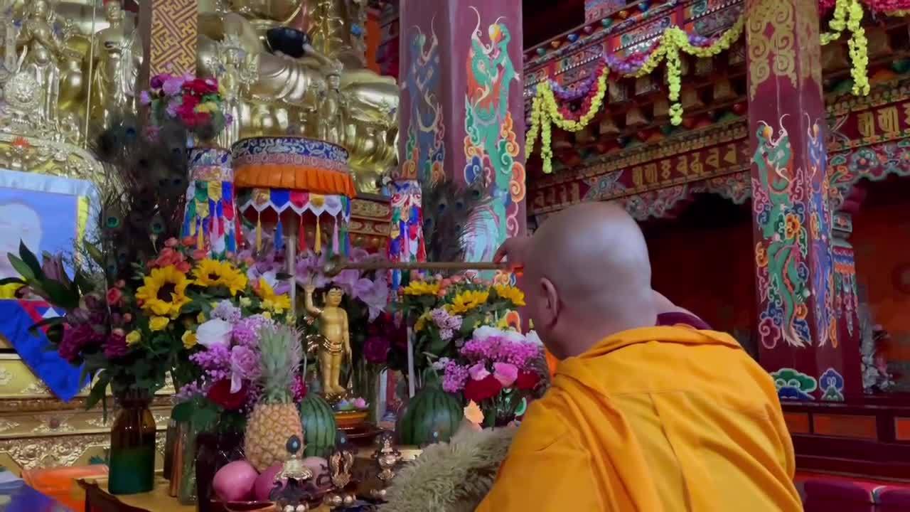 西宁宏觉寺浴佛法会