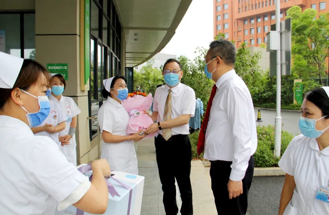 江西省儿童医院为全院护士送上护士节问候与祝福