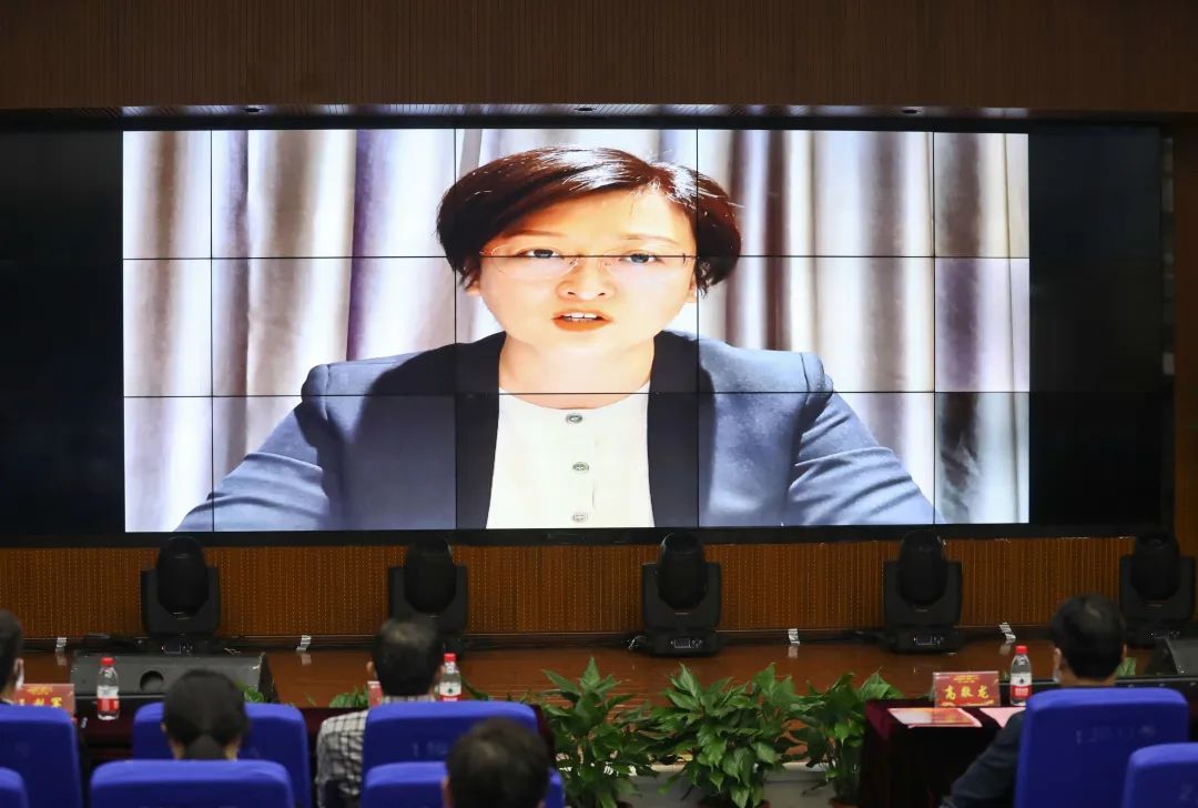 刘娜局长向护理团队致以节日问候