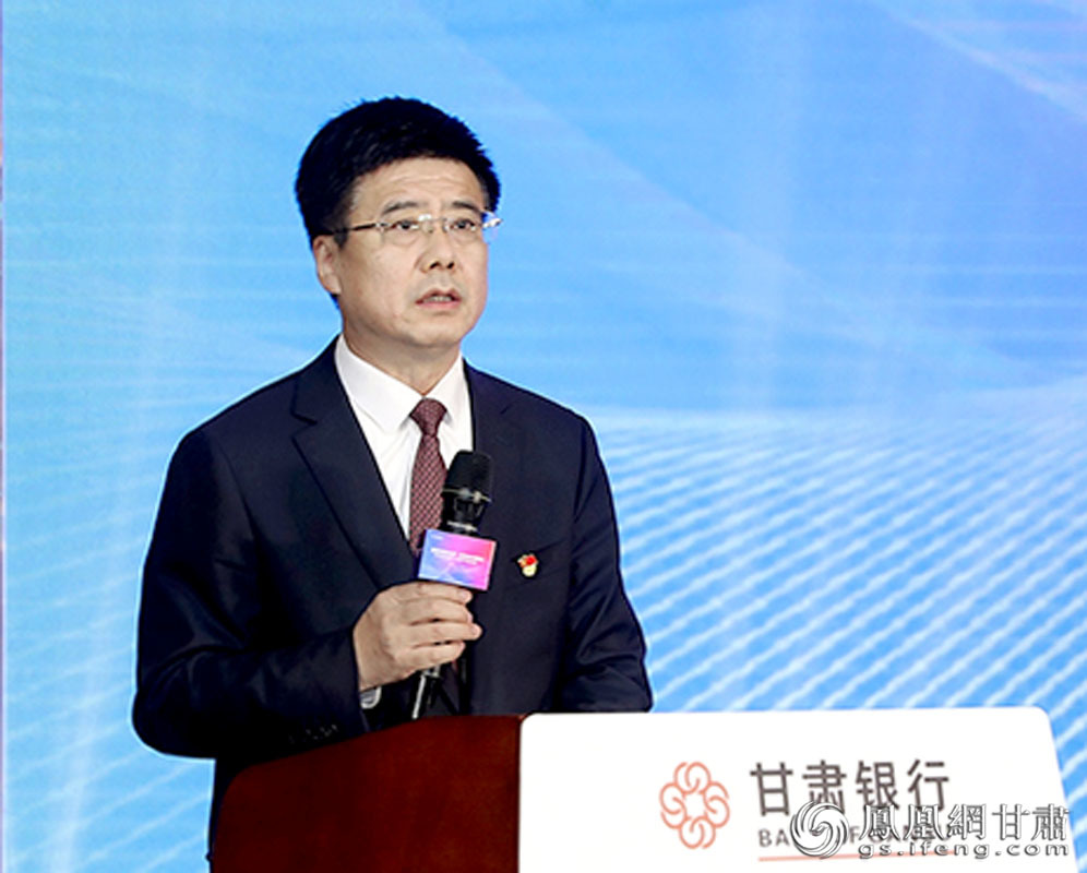甘肃银行党委书记、董事长刘青表示，创新产品是践行普惠金融、助力乡村振兴的深化和见证。甘肃银行供图