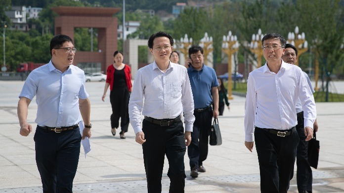 宜春市委常委、市委组织部部长徐云涌在宜春职业技术学院调研人才工作