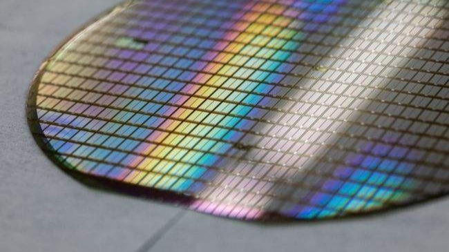 华工科技量产40万兆硅光芯片:这到底是啥?_凤凰网