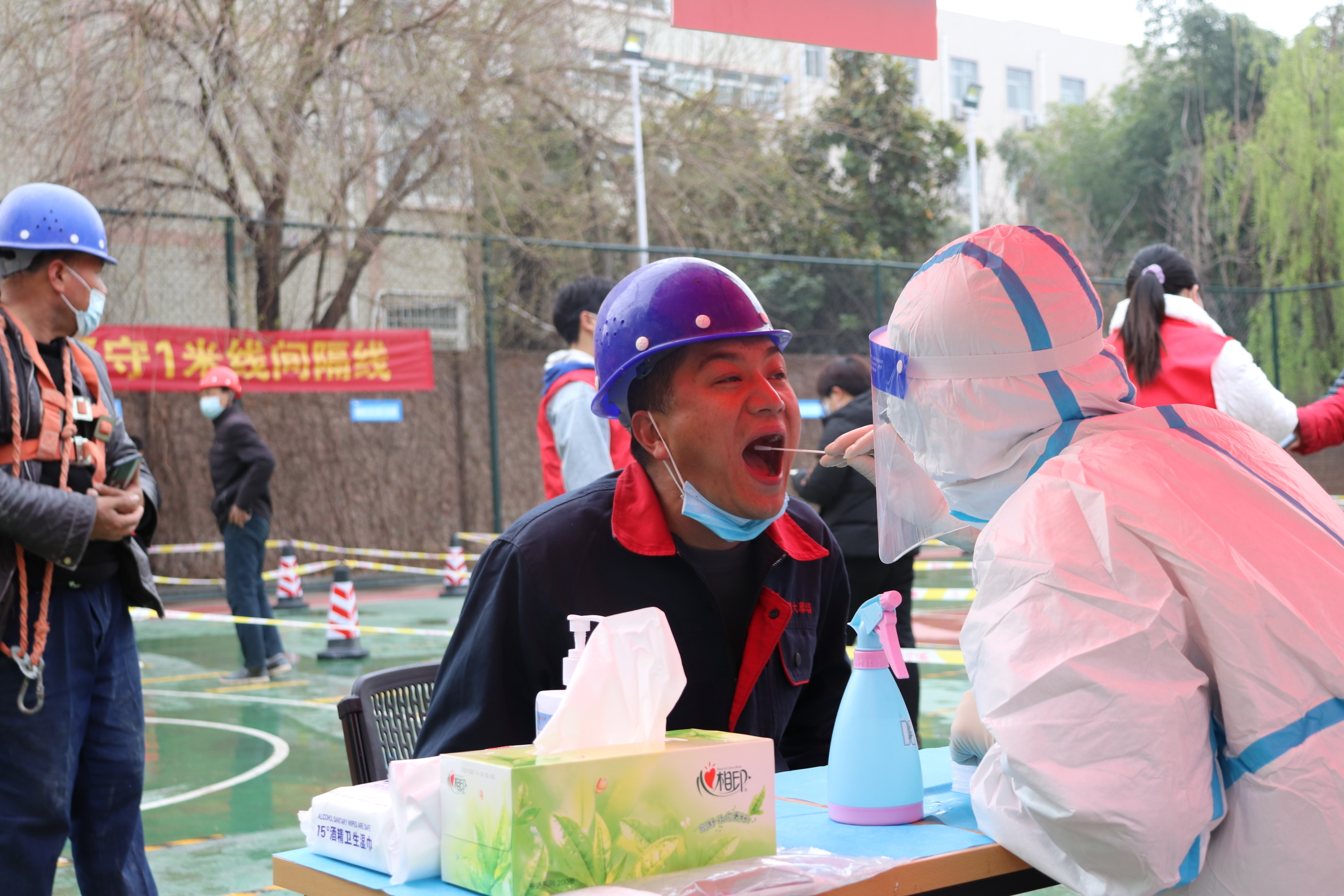 新乡高新区抗疫战场的红色标兵