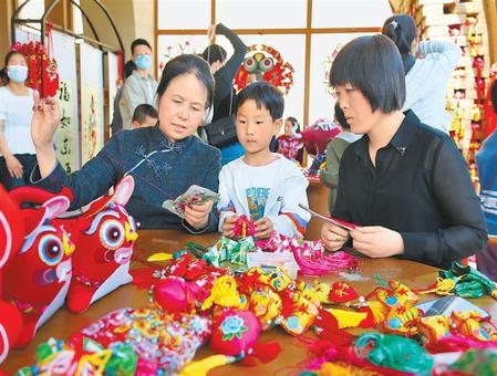 庆阳市西峰区毛寺乡村特色民俗展示吸引了众多游客 新甘肃&middot;甘肃日报通讯员 盘小美