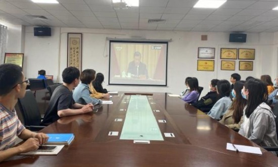 景德镇学院组织收看庆祝中国共产主义青年团成立100周年大会