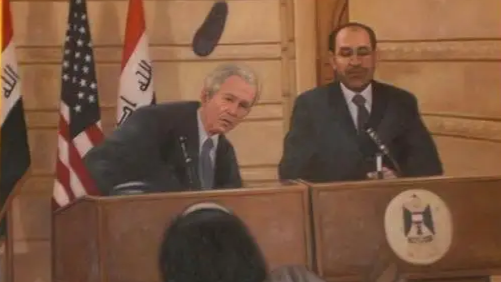 2008年美国总统布什在伊拉克访问，被伊拉克人民当面丢鞋“感谢”