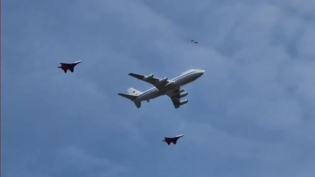 高志凯：俄军受阅部队及军事装备登场，普京总统和俄罗斯所要表明两个方面