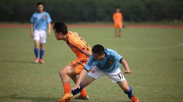 攻防转换如行云流水核心控卫精准调度串联全队打出高潮攻势