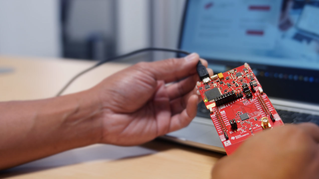 microcontrollers-msp430-red-board.jpg
