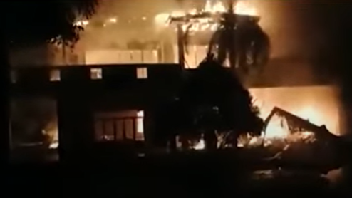 斯里兰卡总理辞职当天祖宅被纵火烧毁 现场视频曝光 