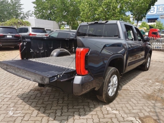 进口皮卡车2022款丰田坦途现车野性十足