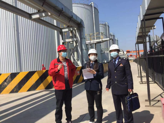 麥積區稅務局干部在甘肅公航旅石墨烯科技發展有限責任公司天水分公司開展留抵退稅政策落實情況回訪