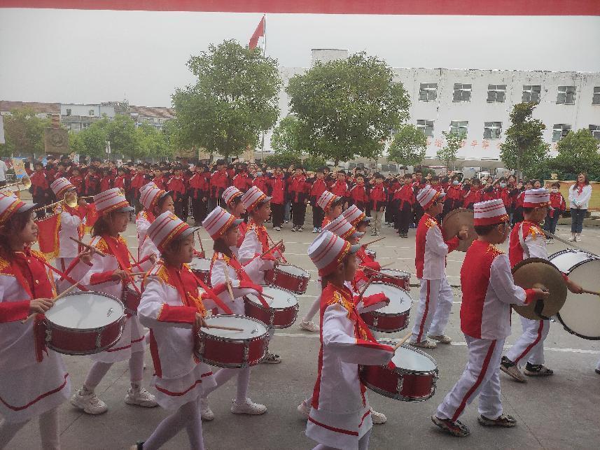 安徽固镇县杨庙小学红领巾心向党队旗伴我共成长